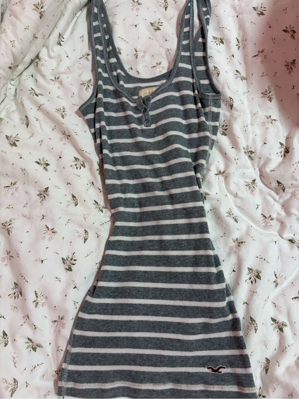 2000's gray and white striped cami